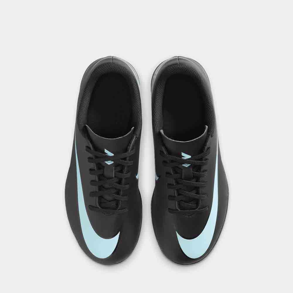 Top view of the Nike Jr. Mercurial Vapor 16 Club Indoor Soccer Shoes.