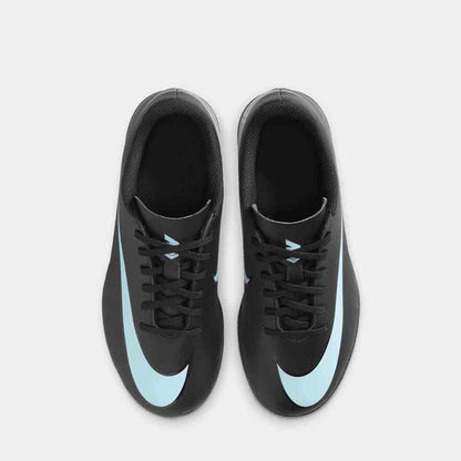 Top view of the Nike Jr. Mercurial Vapor 16 Club Indoor Soccer Shoes.