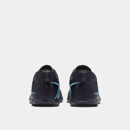 Rear view of the Nike Jr. Mercurial Vapor 16 Club Indoor Soccer Shoes.