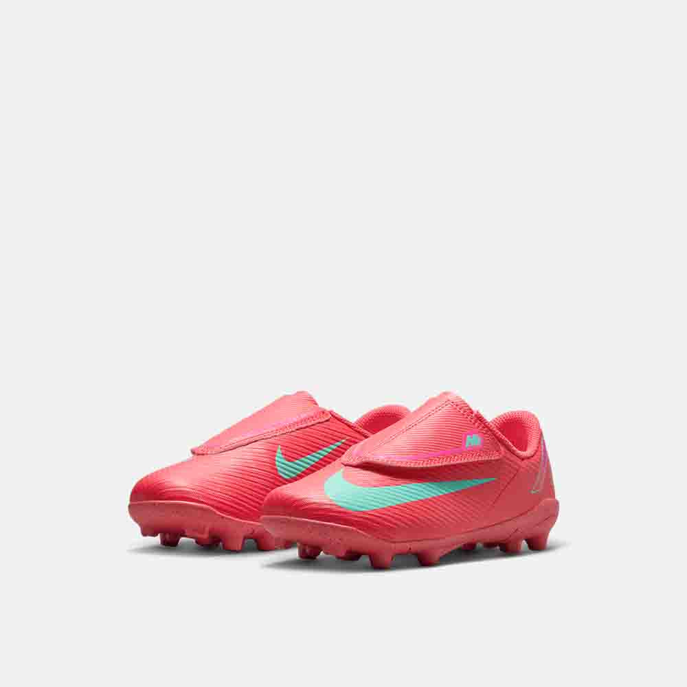 Front view of the Nike Kids' Mercurial Vapor 16 Club Soccer Cleats.