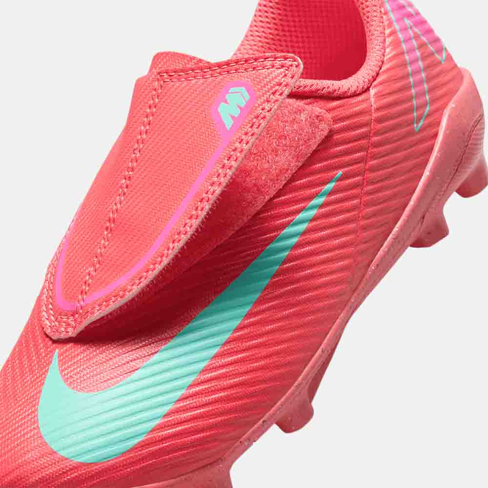 Up close, front view of the Nike Kids' Mercurial Vapor 16 Club Soccer Cleats.