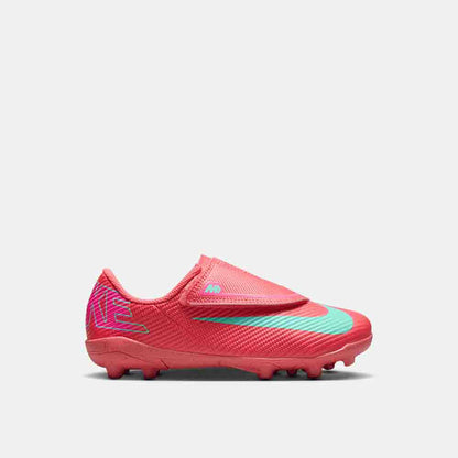 Side view of the Nike Kids' Mercurial Vapor 16 Club Soccer Cleats.