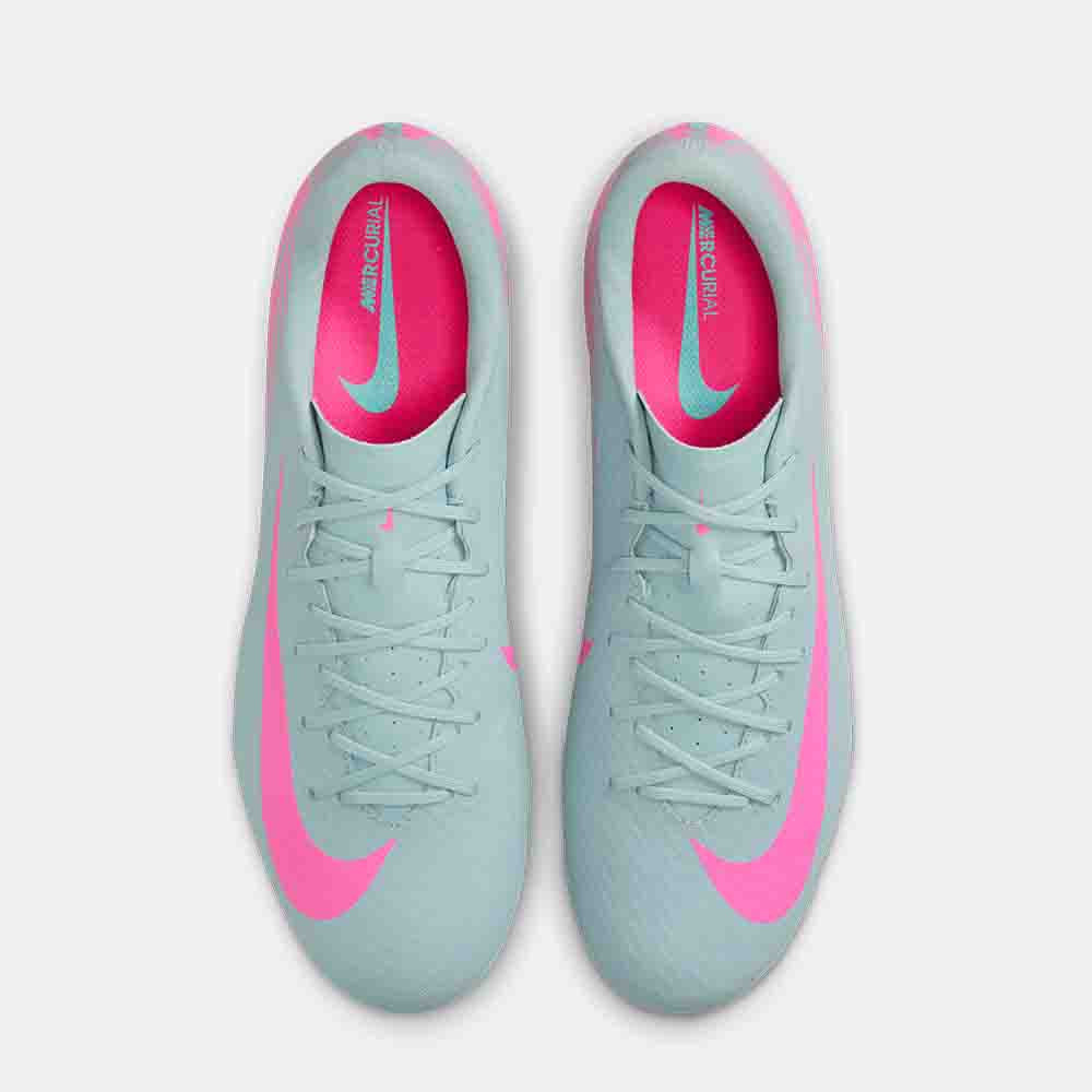 Top view of the Nike Mercurial Vapor 16 Academy Soccer Cleats.