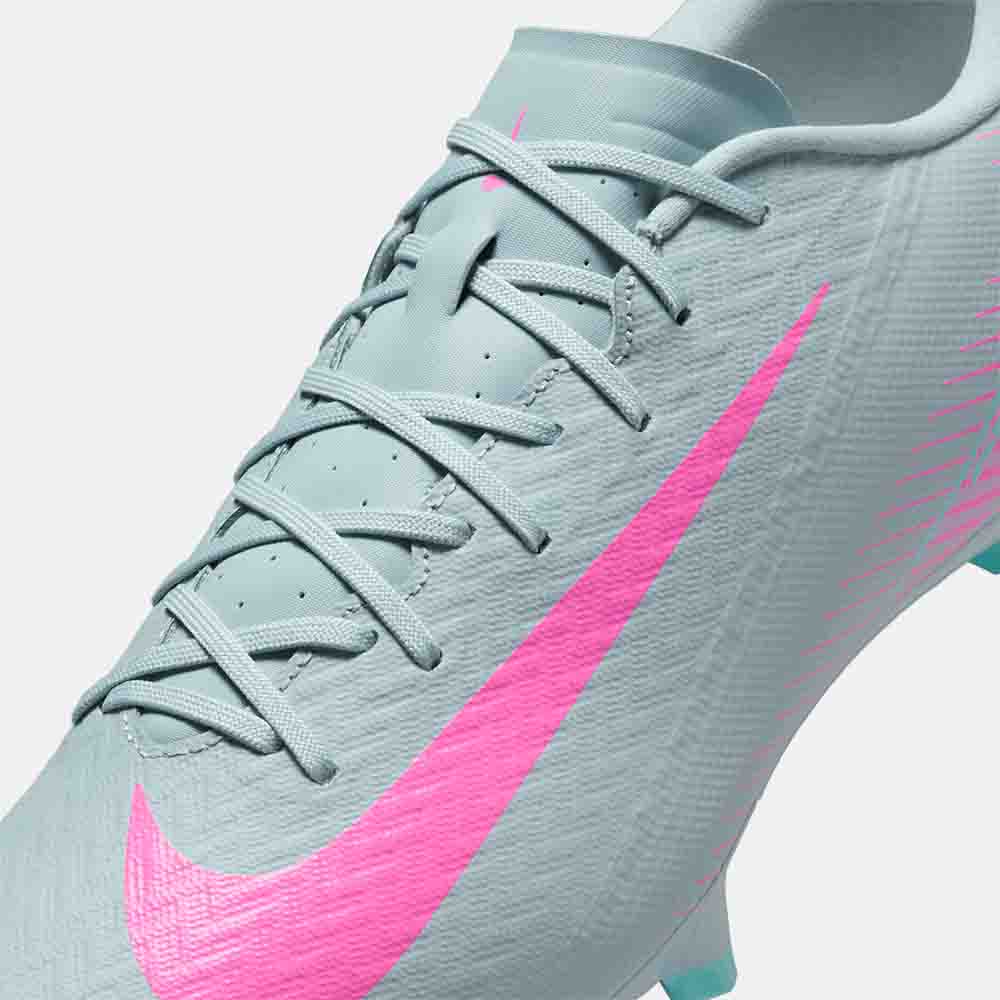 Up close, front view of the Nike Mercurial Vapor 16 Academy Soccer Cleats.
