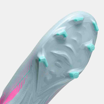Bottom view of the Nike Mercurial Vapor 16 Academy Soccer Cleats.
