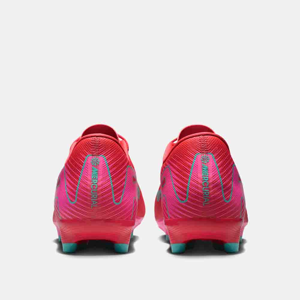 Rear view of the Nike Mercurial Vapor 16 Academy Soccer Cleats.