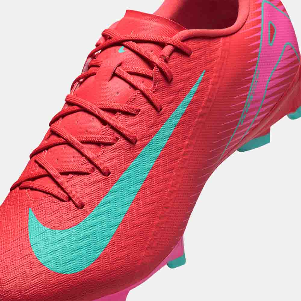 Up close, front view of the Nike Mercurial Vapor 16 Academy Soccer Cleats.
