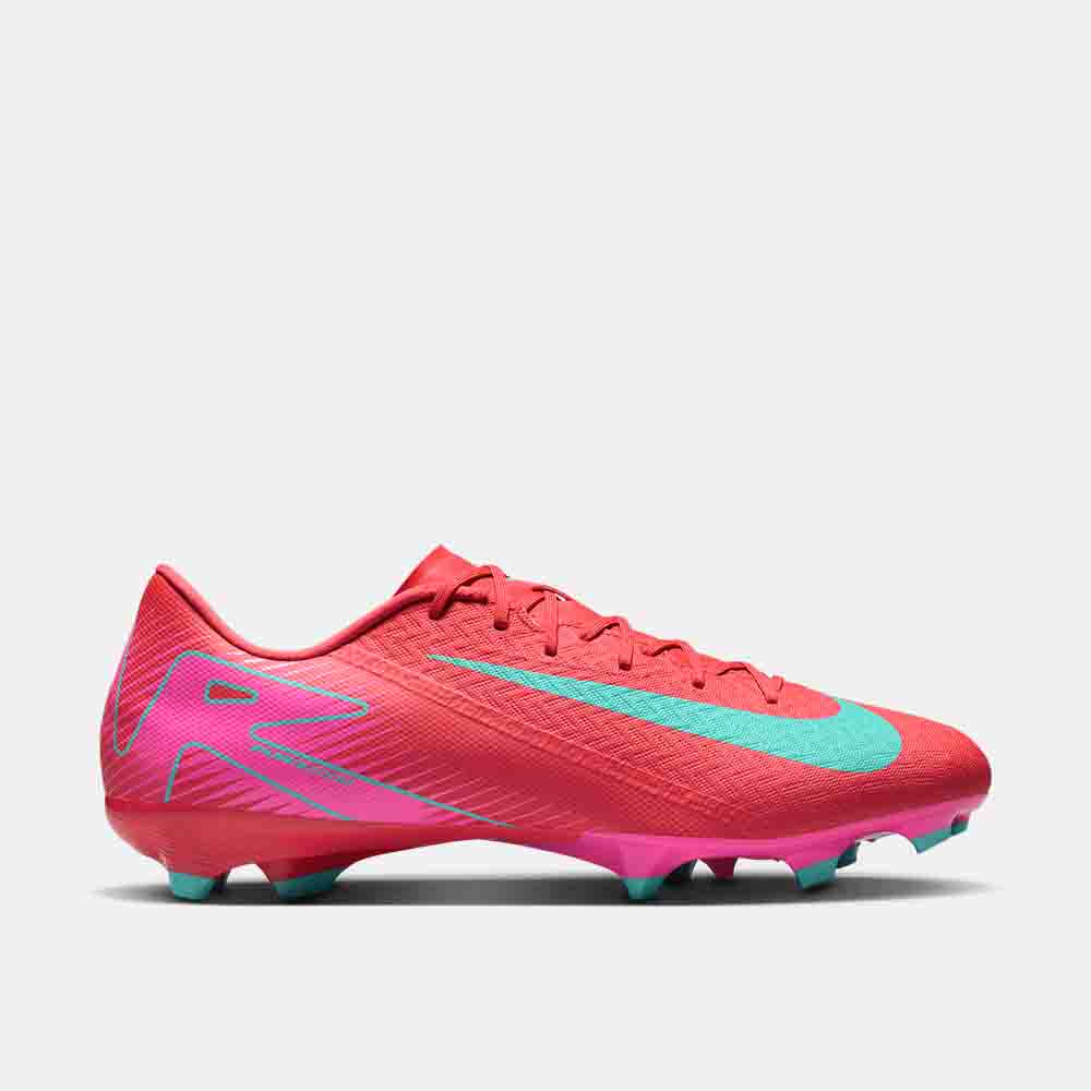 Side view of the Nike Mercurial Vapor 16 Academy Soccer Cleats.