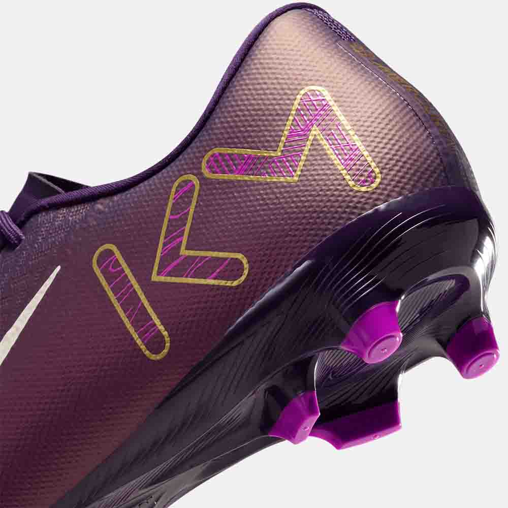 Up close, rear view of the Nike Mercurial Vapor 16 Academy "Kylian Mbappé" Soccer Cleats.