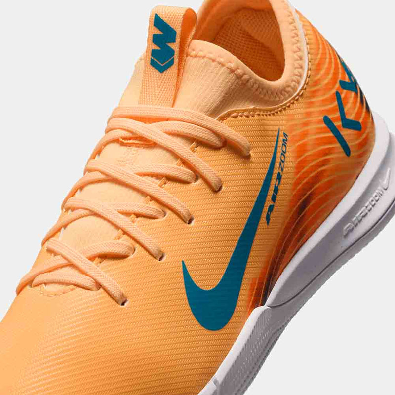 Up close, front view of the Nike Jr. Mercurial Vapor 16 Academy Indoor Soccer Shoes.