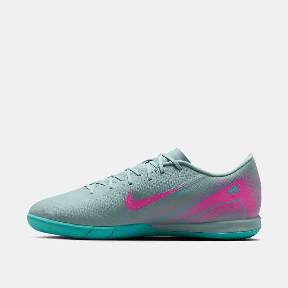 Side medial view of the Nike Mercurial Vapor 16 Academy Indoor Soccer Shoes.