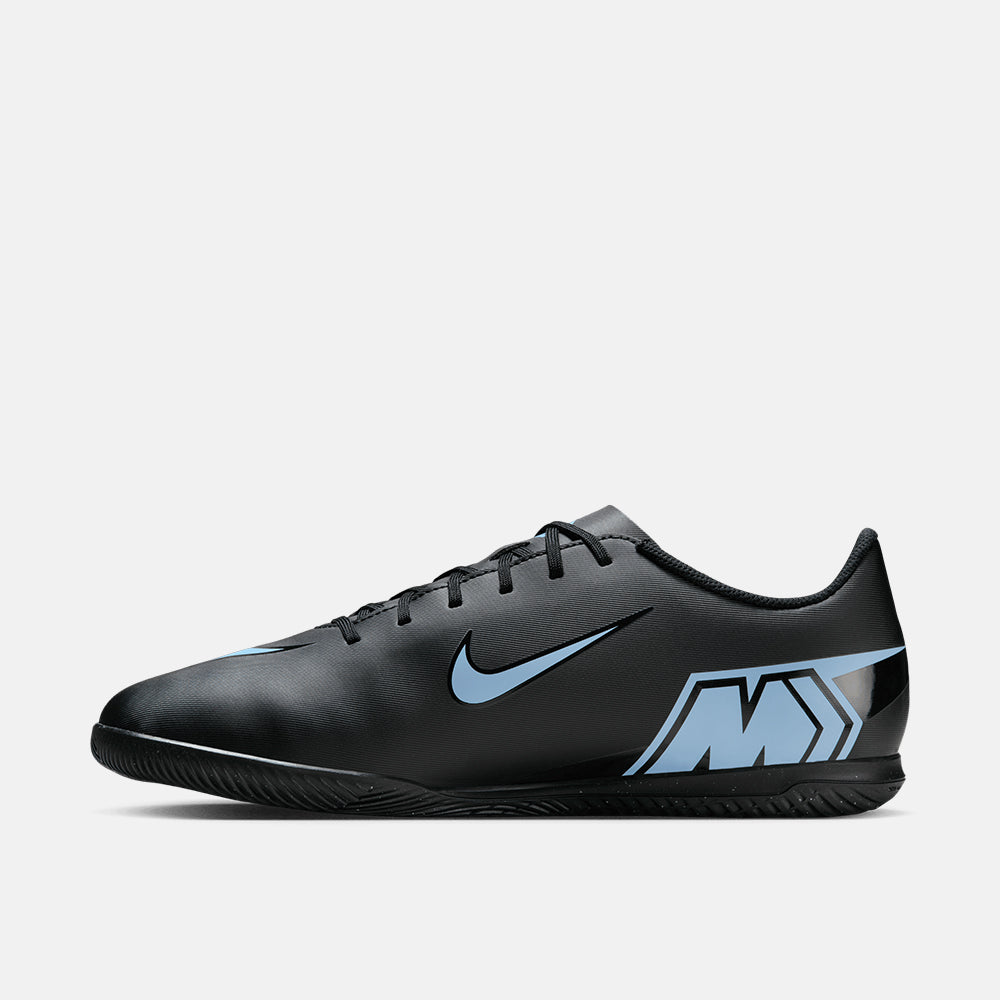 Side medial view of the Nike Mercurial Vapor 16 Club Indoor Soccer Shoes.