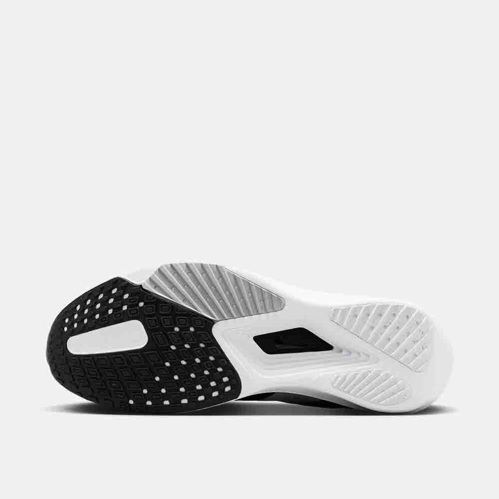 Bottom view of the Men's Nike Rival Fly 4 Running Shoes.