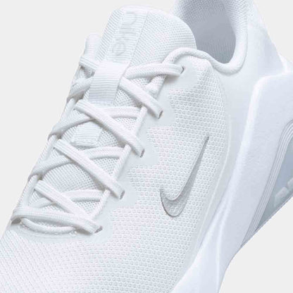 Up close, front view of the Women's Nike Bella 7.