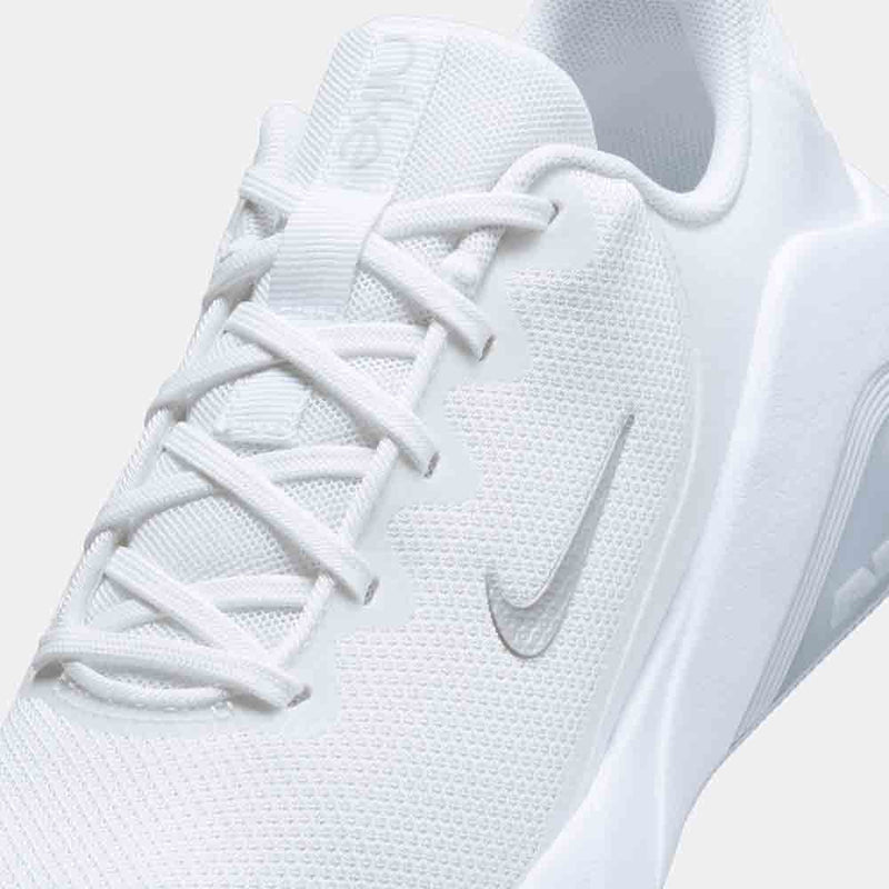 Up close, front view of the Women's Nike Bella 7.