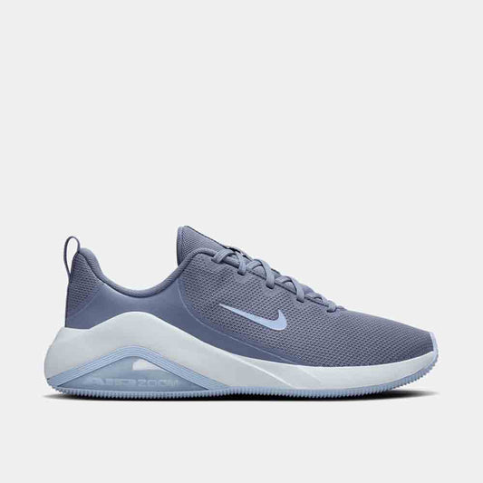 Side view of the Women's Nike Bella 7.