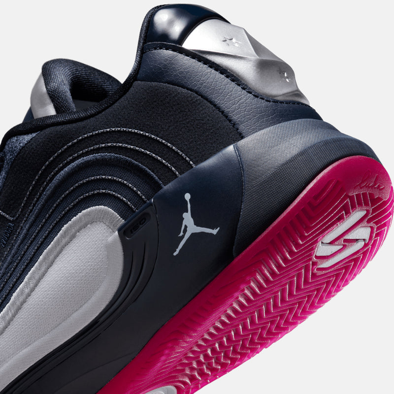 Up close, rear view of the Jordan Luka 4 "Navidor".