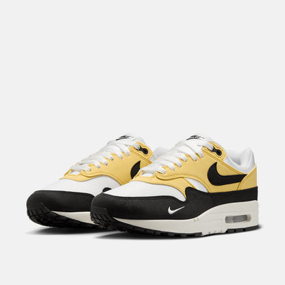 Front view of the Women's Nike Air Max 1 '87 Textile.