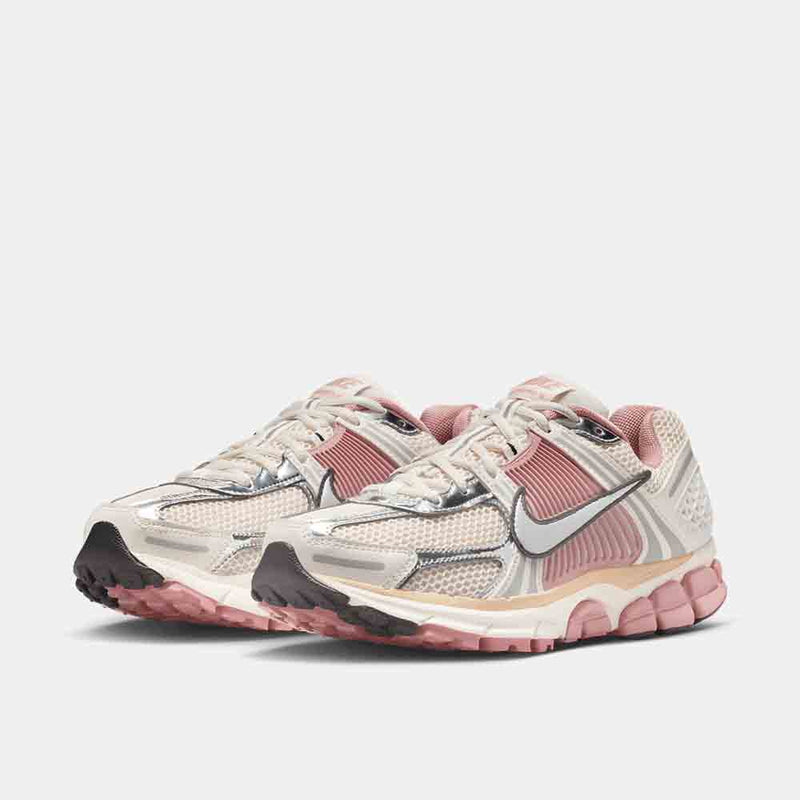 Front view of the Nike Women's Zoom Vomero 5.