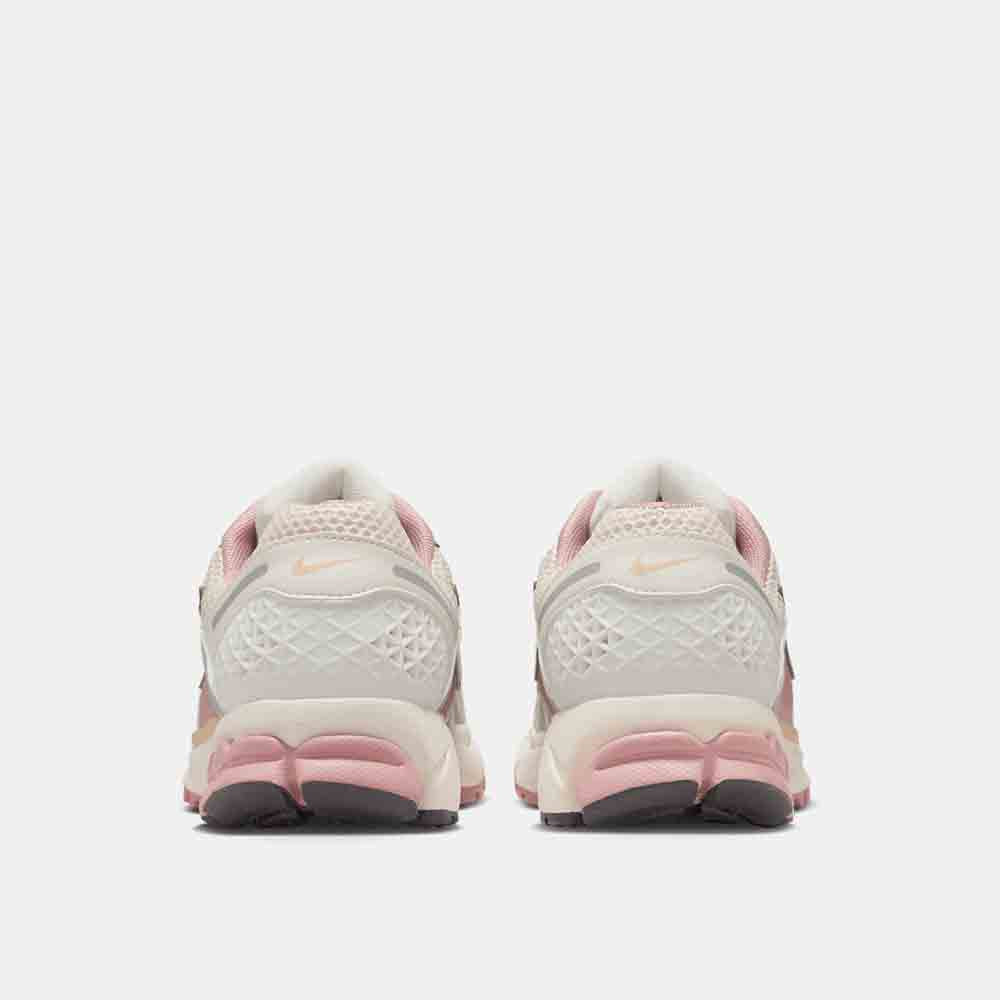 Rear view of the Nike Women's Zoom Vomero 5.