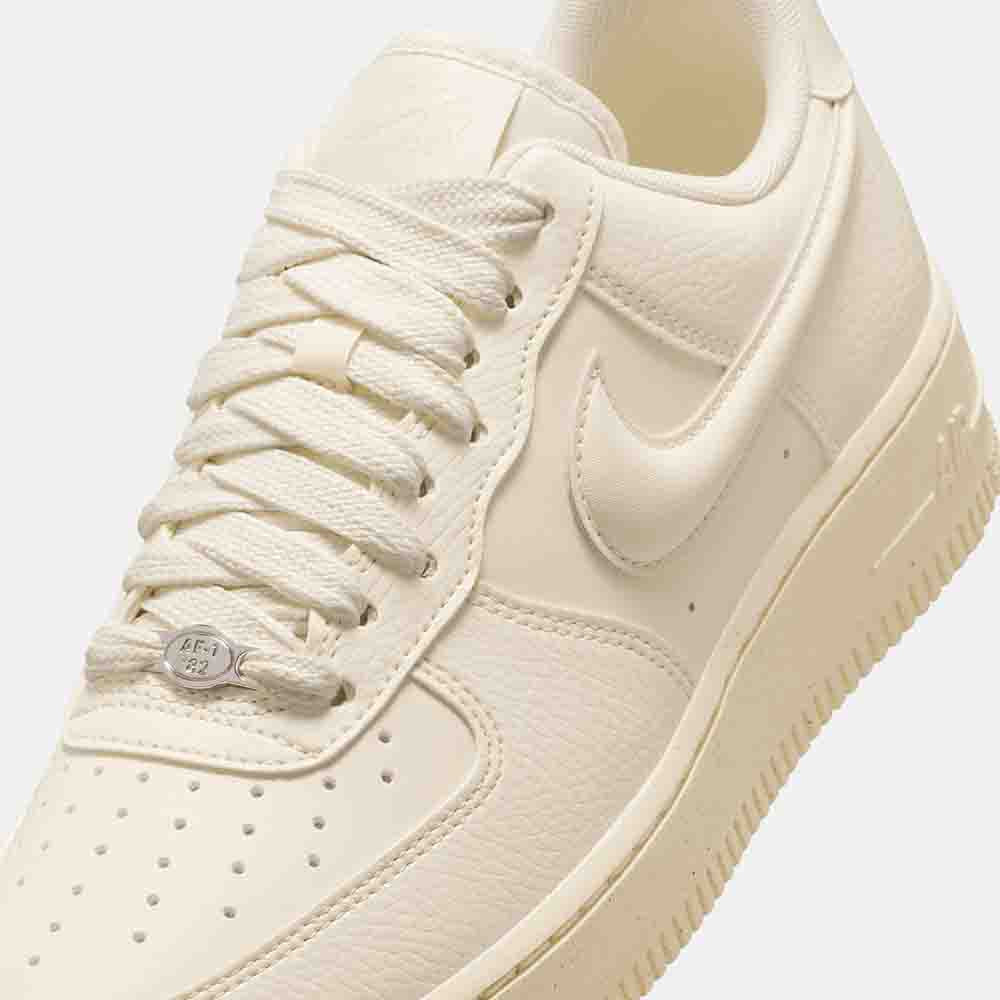 Up close, front view of the Women's Nike Air Force 1 '07.