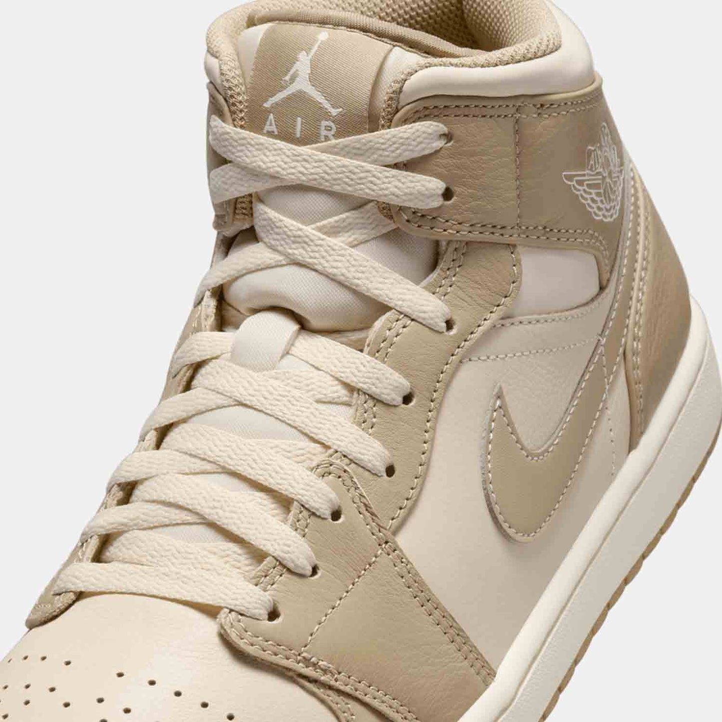 Up close, front view of the Men's Air Jordan 1 Mid.