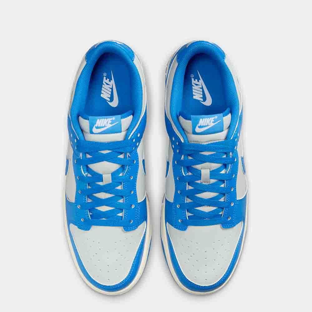 Top view of the Men's Nike Dunk Low Retro.