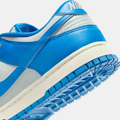 Up close, rear view of the Men's Nike Dunk Low Retro.