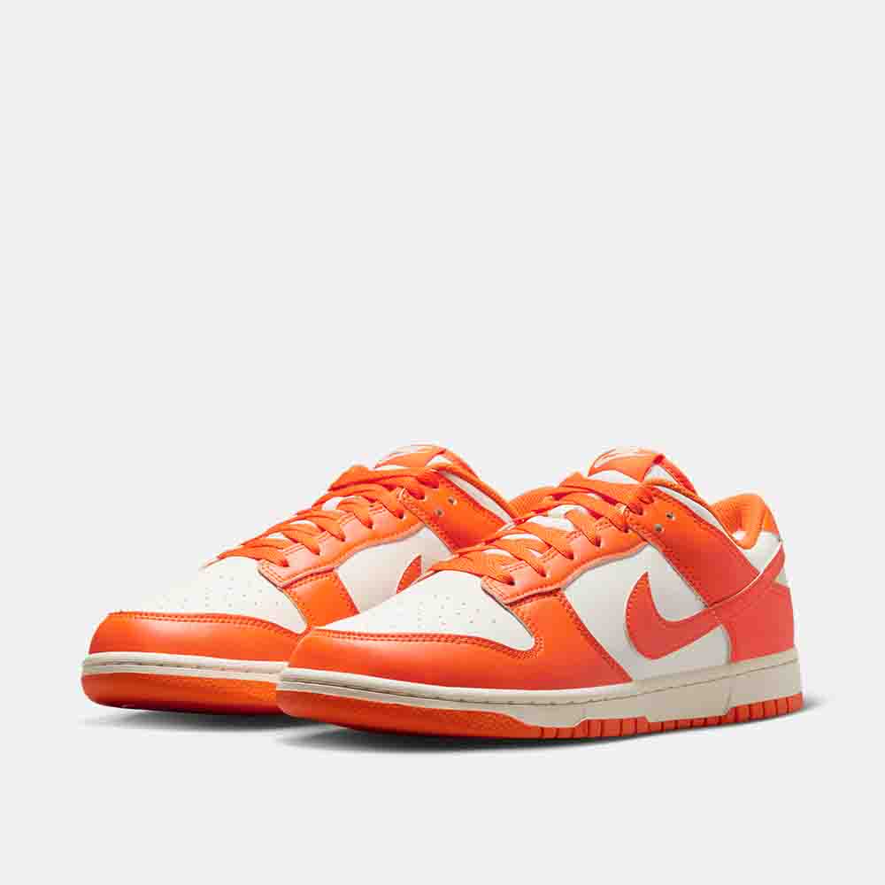Front view of the Men's Nike Dunk Low Retro.