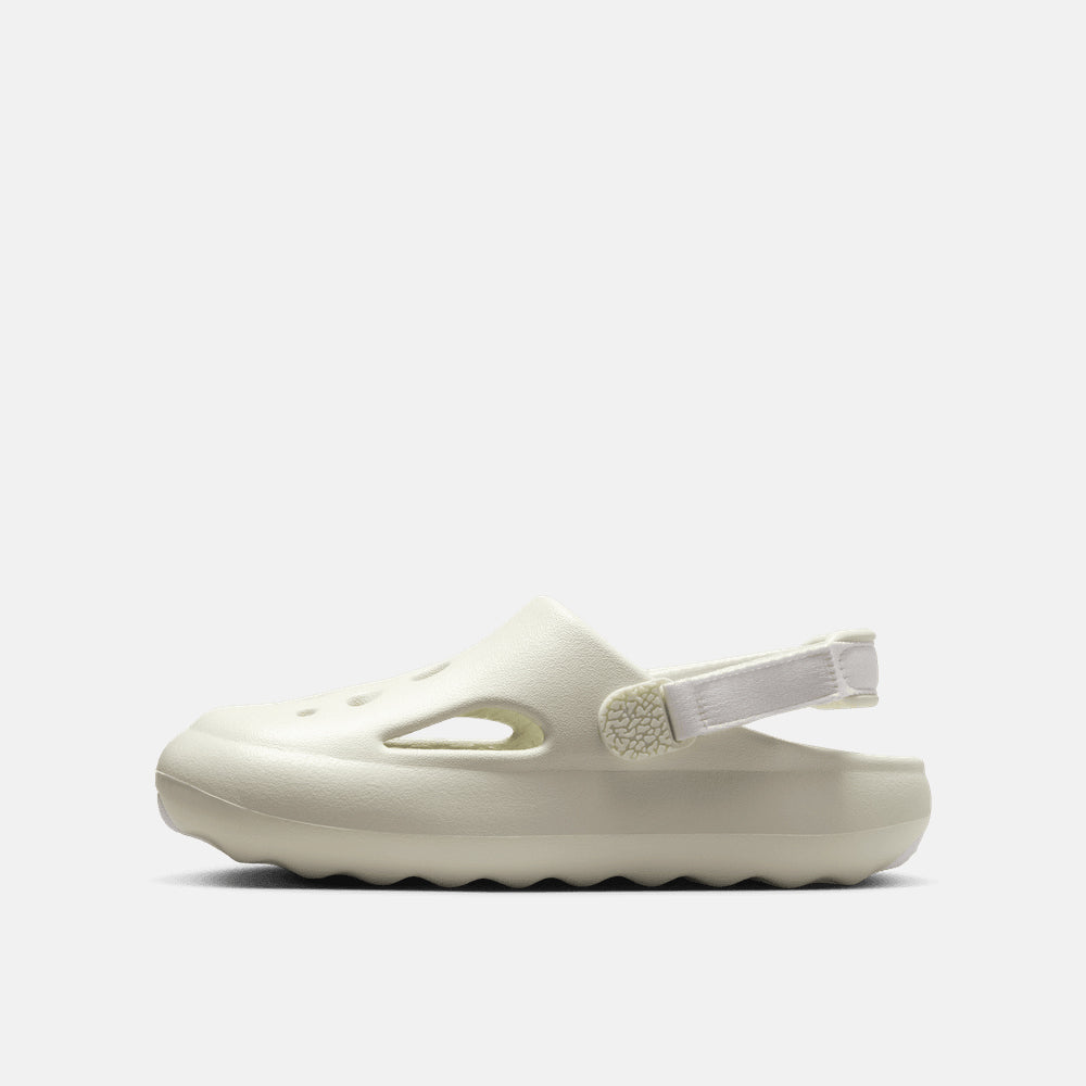 Side medial view of the Kids' Jordan Hydrip Sandals.