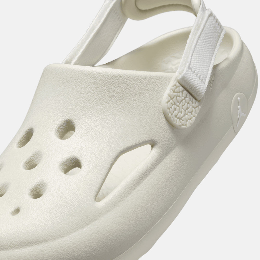 Up close, front view of the Kids' Jordan Hydrip Sandals.
