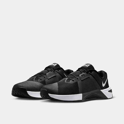 Front view of the Men's Nike Metcon 10.