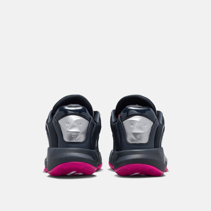 Rear view of the Kids' Luka 4 "Navidor".