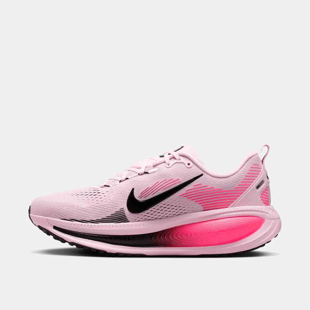 Side medial view of the Men's Nike Vomero 18.