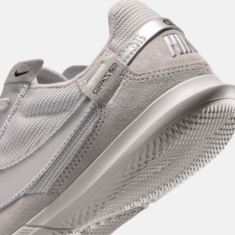 Up close, rear view of the Kids' Nike Jr. Streetgato Indoor Soccer Shoes