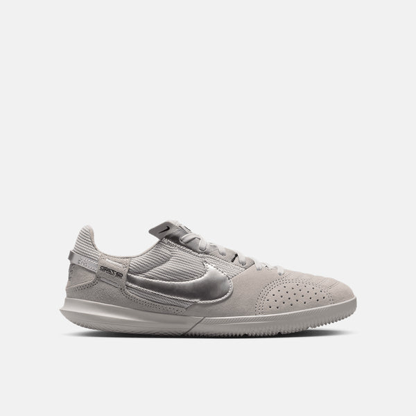 Side view of the Kids' Nike Jr. Streetgato Indoor Soccer Shoes.