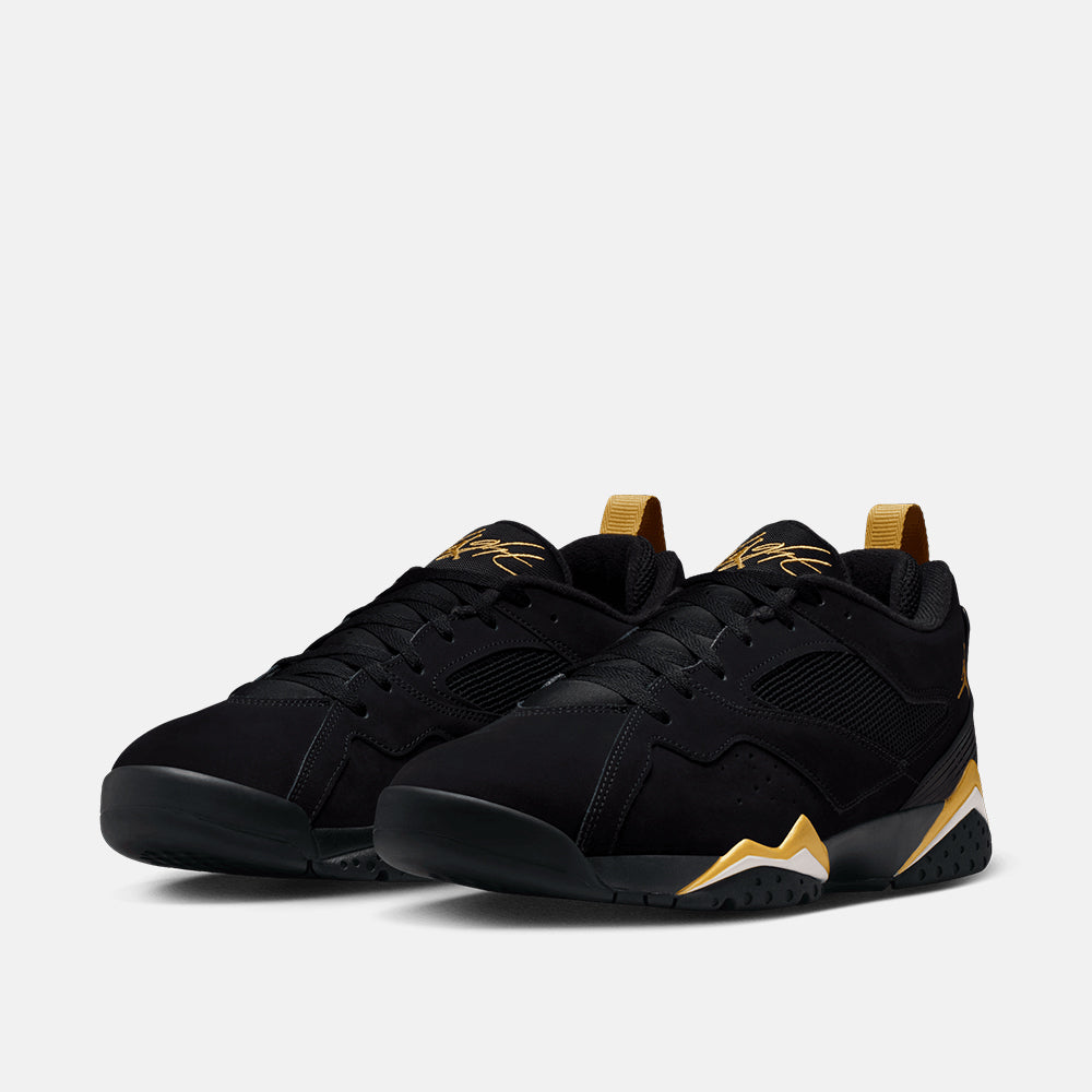Front view of the Air Jordan MVP 92.