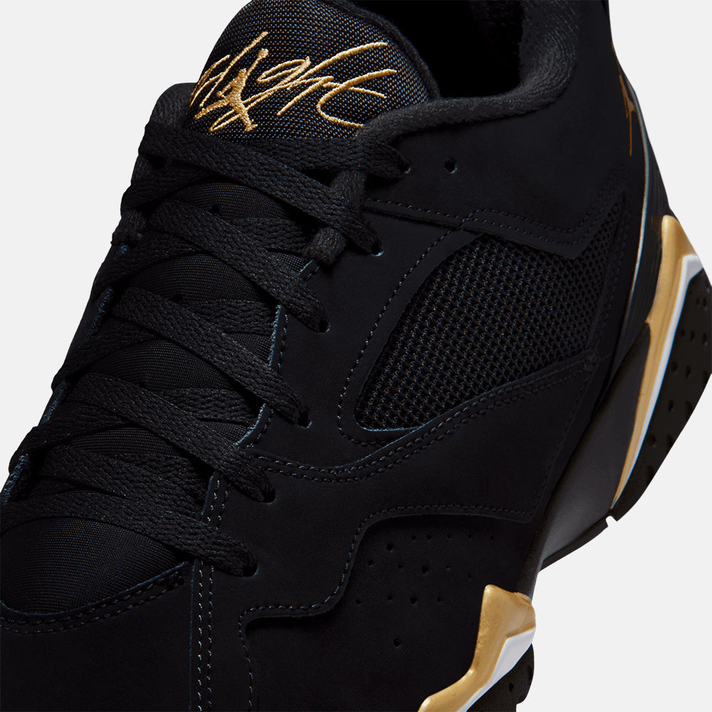 Up close, front view of the Air Jordan MVP 92.