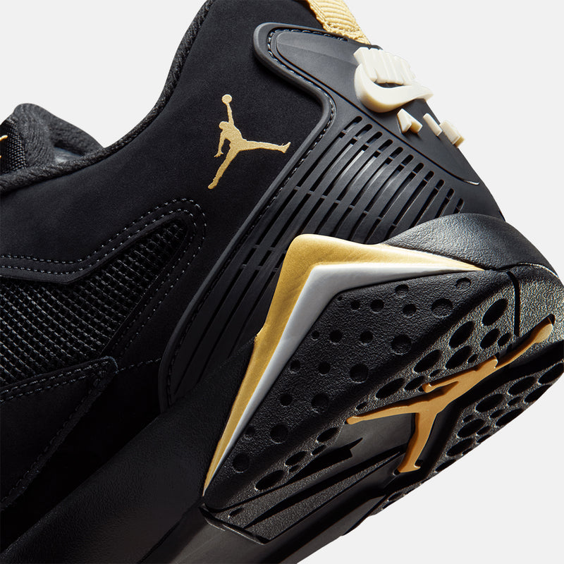Up close, rear view of the Air Jordan MVP 92.
