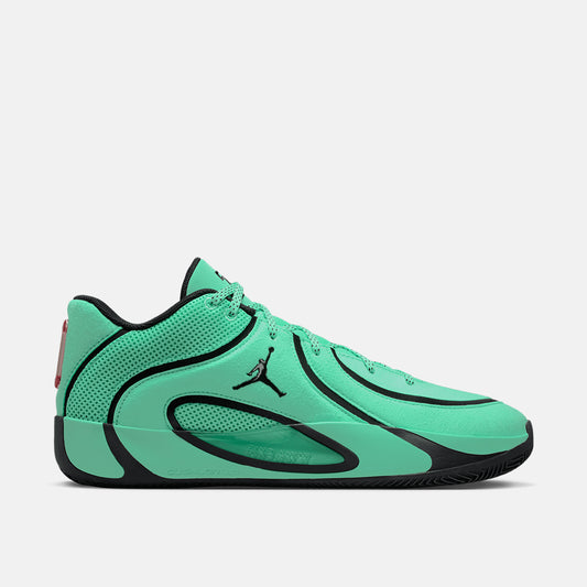 Side view of the Jordan Tatum 4.