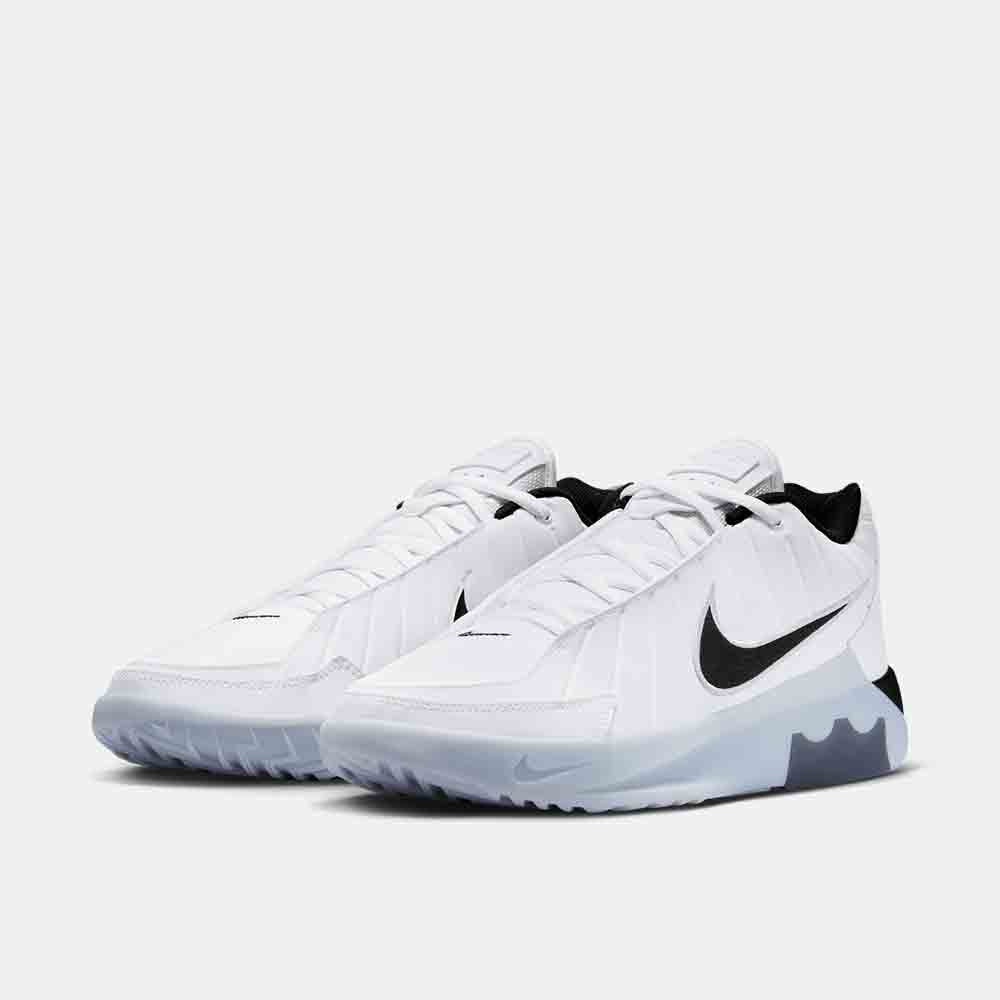 Front/side view of the Nike LeBron Witness 9.