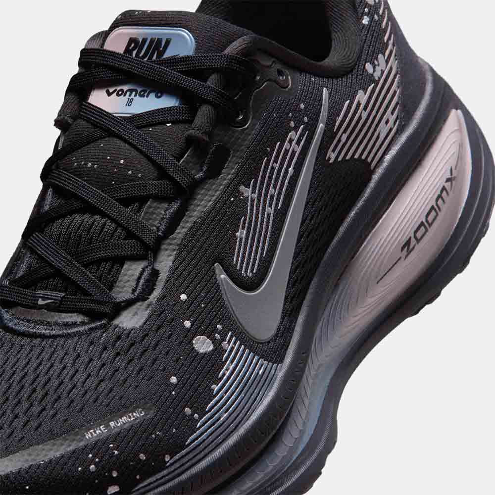 Up close, front view of the Women's Nike Vomero 18 SE.