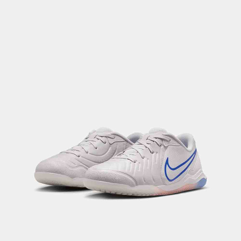 Front view of the Kids' Nike United Jr. Tiempo Legend 10 Academy Indoor Soccer Shoes.