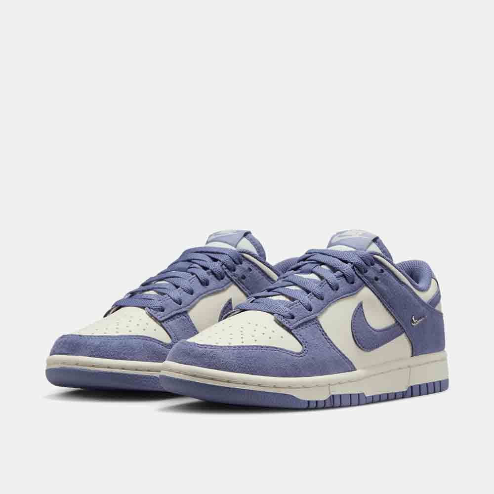 Front view of the Women's Nike Dunk Low.