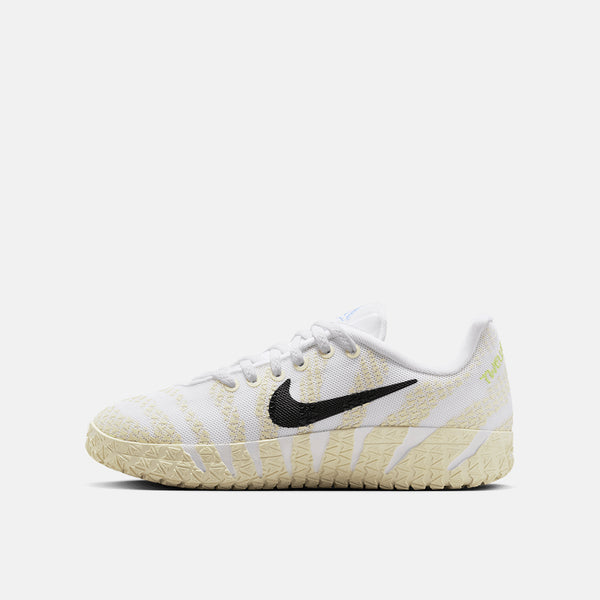 Side medial view of the Kids' Ja 3.