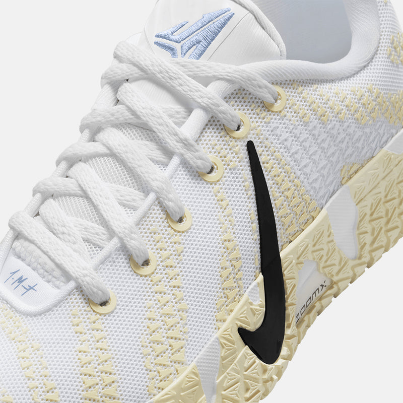 Up close, front view of the Kids' Ja 3.