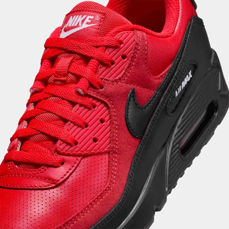 Up close, front view of the Men's Nike Air Max 90.