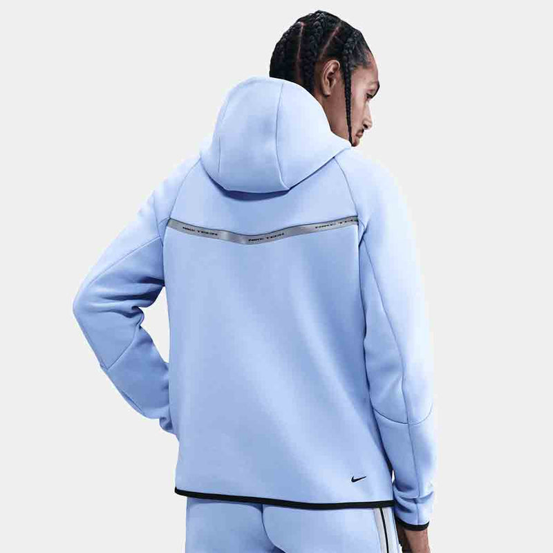 Rear view of the Men's Nike Tech Fleece.
