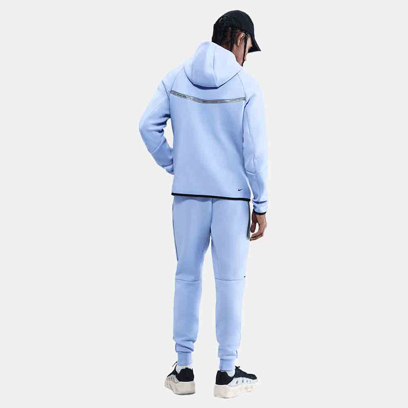 Rear view of the Men's Nike Tech Fleece.