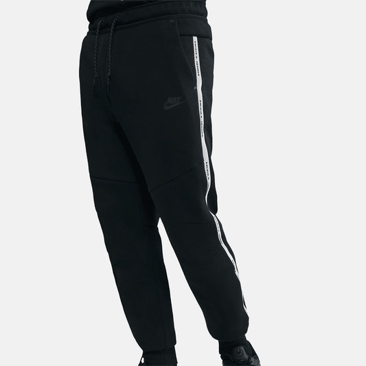Front view of the Men's Nike Tech Fleece Jogger.